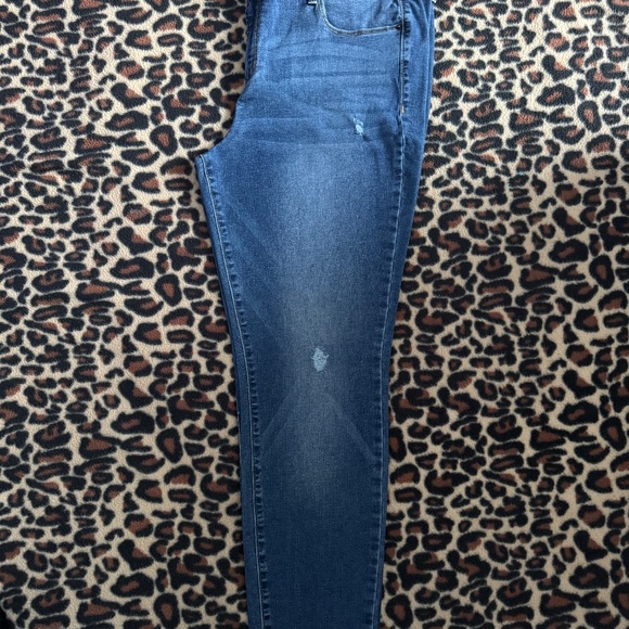 Old Navy Rockstar Mid Rise Jeans / Tall - Picture 3 of 6
